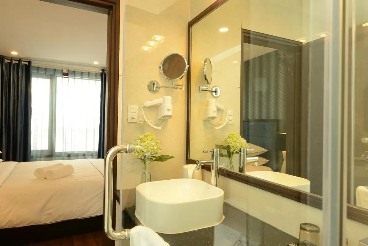 Image 2 of Hanoi Emerald Waters Hotel & Spa