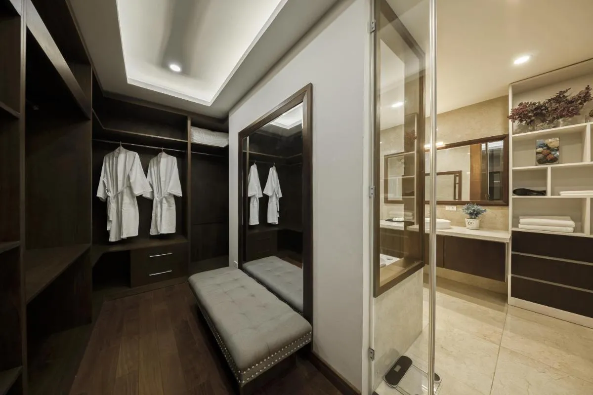 Image 2 of Hanoi Premium 160 Sqm Apt with Top-Quality Furnishing