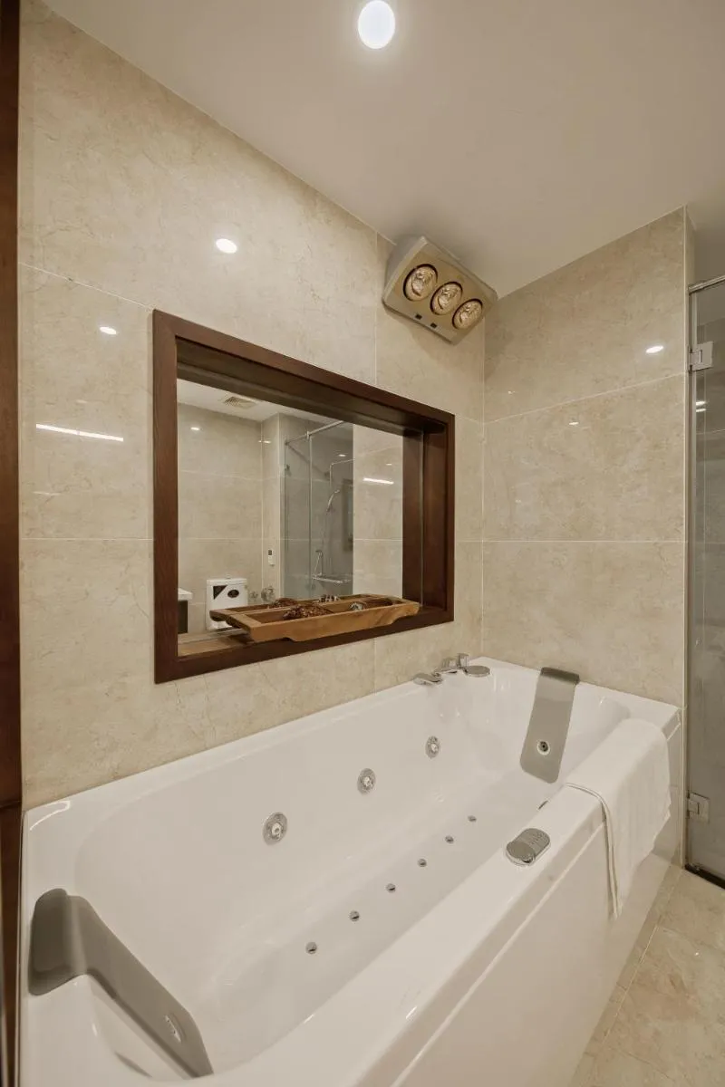 Image 6 of Hanoi Premium 160 Sqm Apt with Top-Quality Furnishing