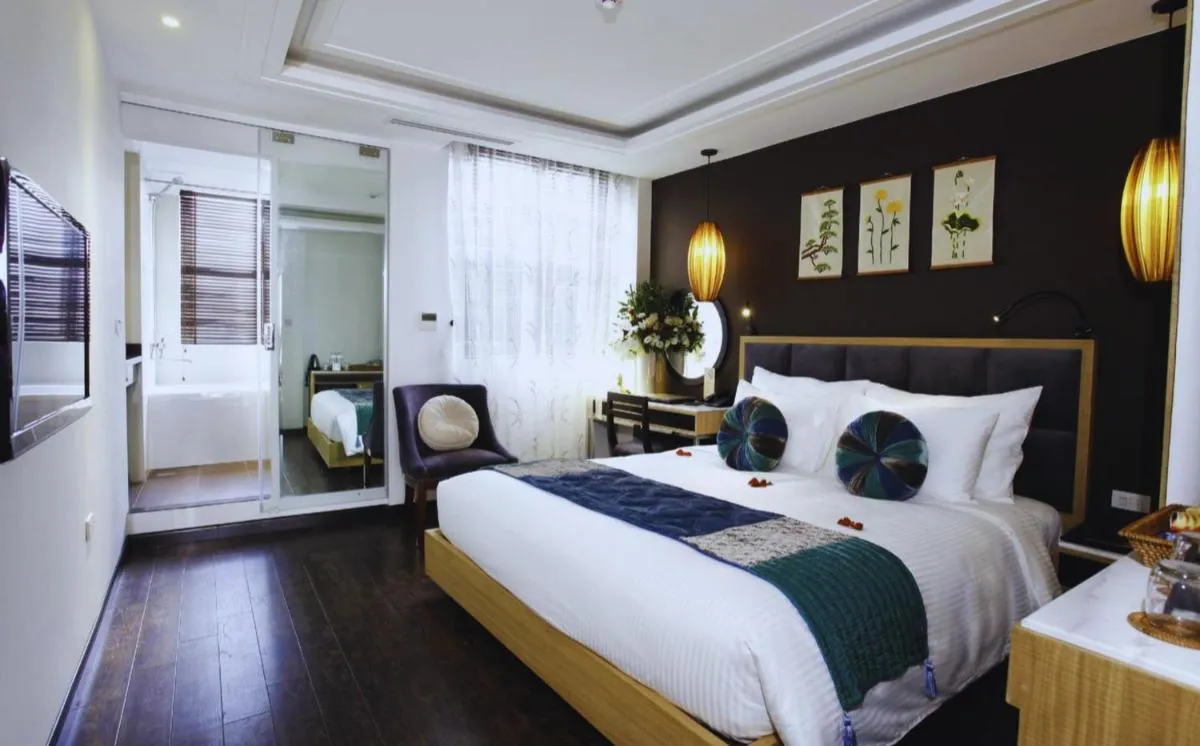 Image 4 of Hotel Emerald Waters Classy