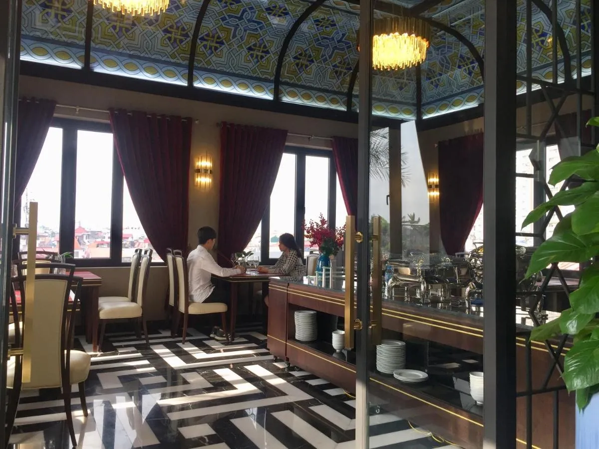 Image 3 of Hotel du Monde Art