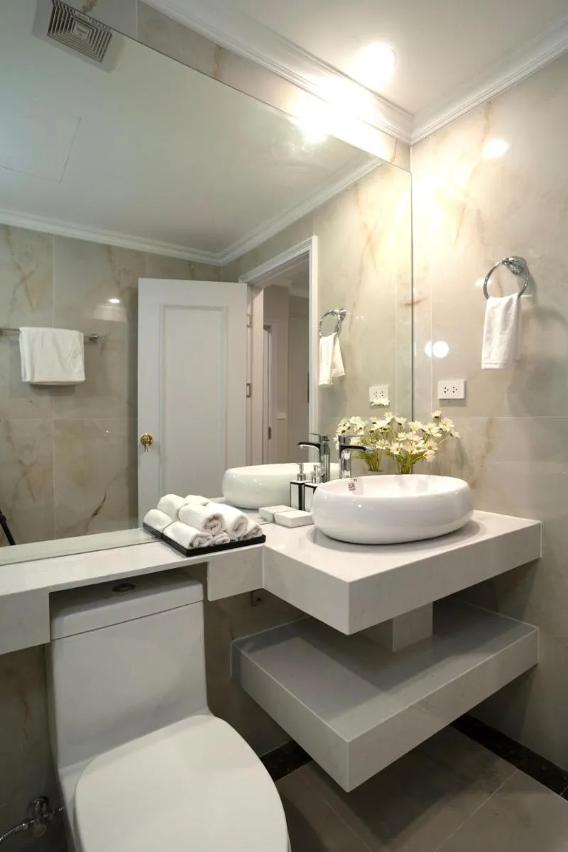 Image 3 of Luxe Paradise Residence Xuan Dieu