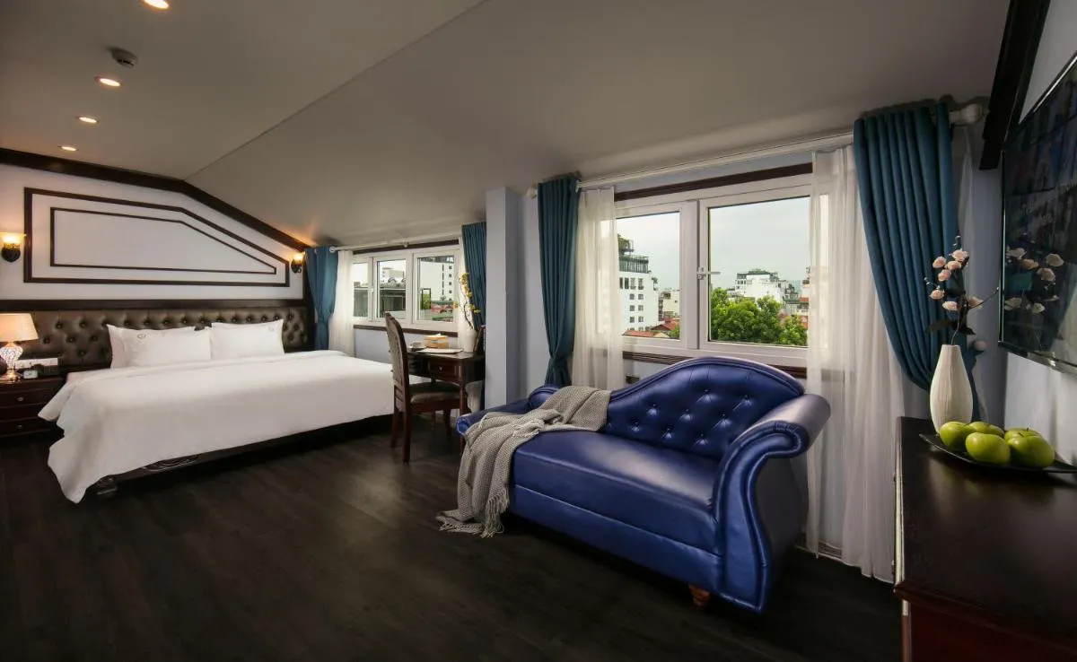 Image 1 of Madelise Central Hotel & Travel