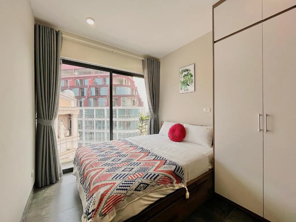Image of Modern Apartment in Westlake