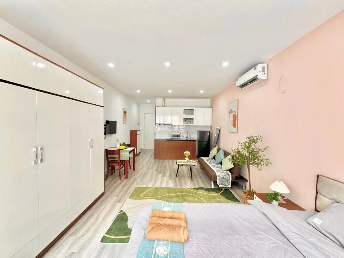 Image 4 of Modern & Comfy Apartment