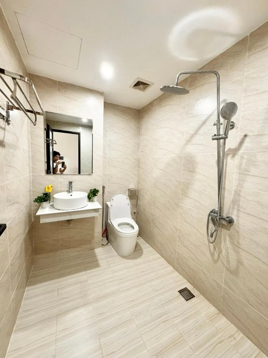 Image 6 of Modern & Comfy Apartment