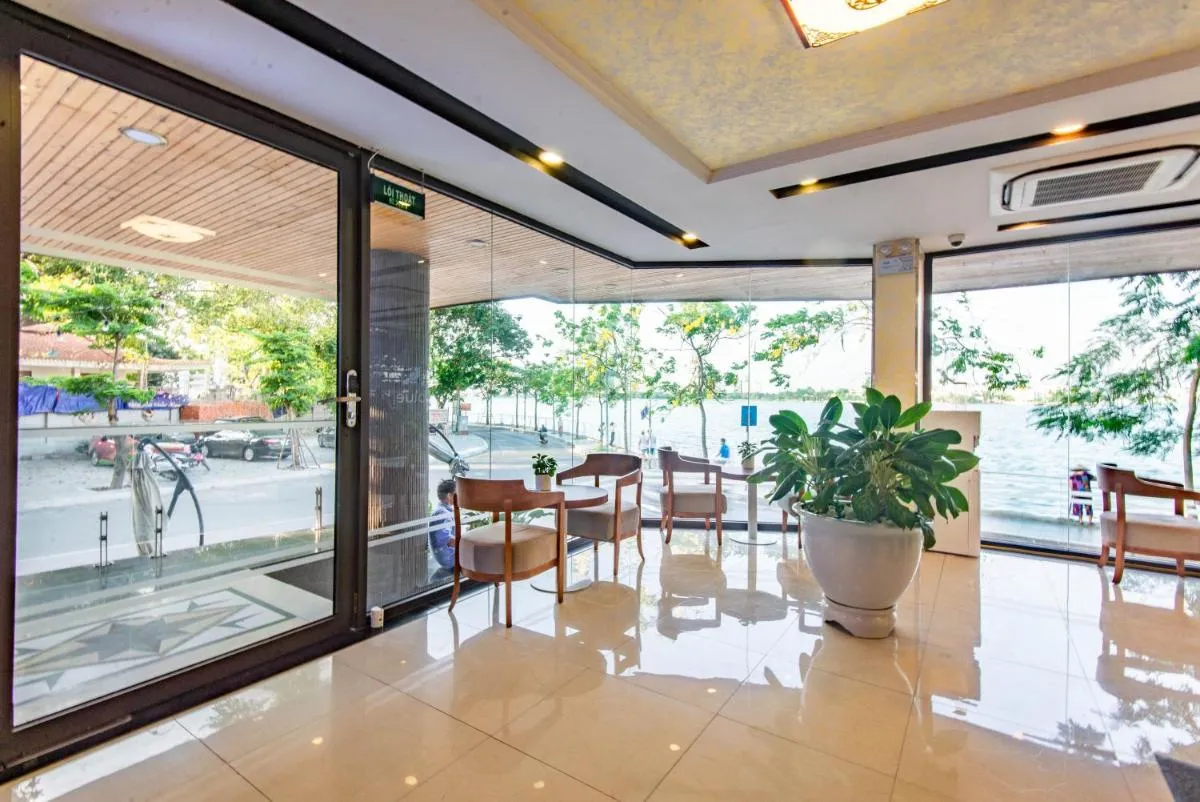 Image 2 of Moon West Lake Hotel & Residence