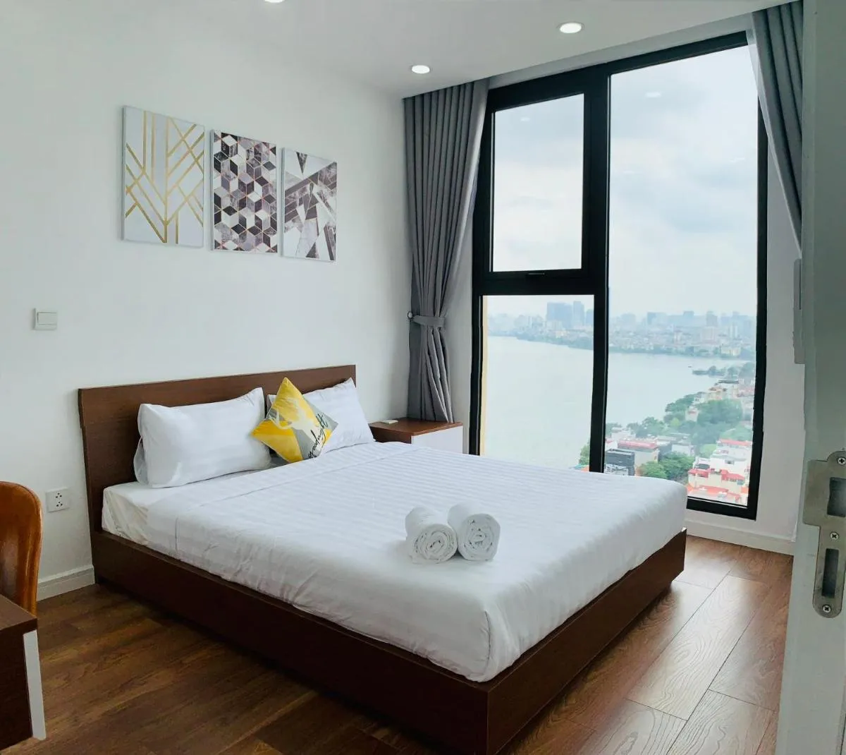 Image 1 of Pamiu House Apartment Westlake View