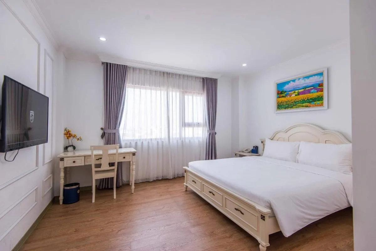 Image 5 of Paradise Suites Dich Vong Hau