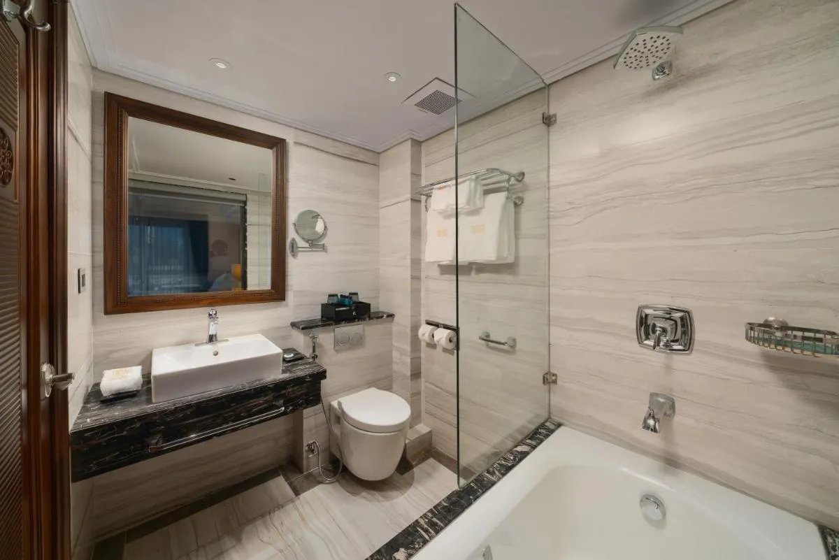 Image 2 of Peridot Gallery Classic Hotel