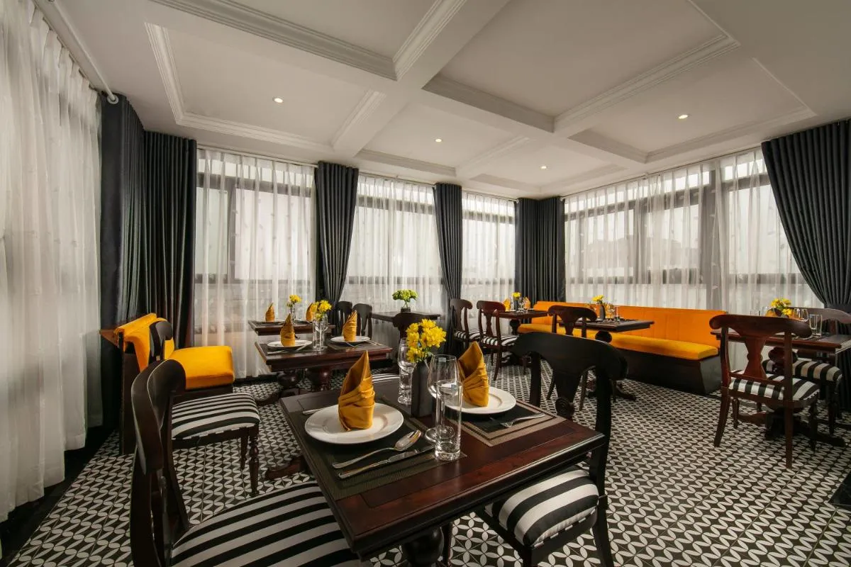 Image 2 of Romantique Hotel De Hanoi