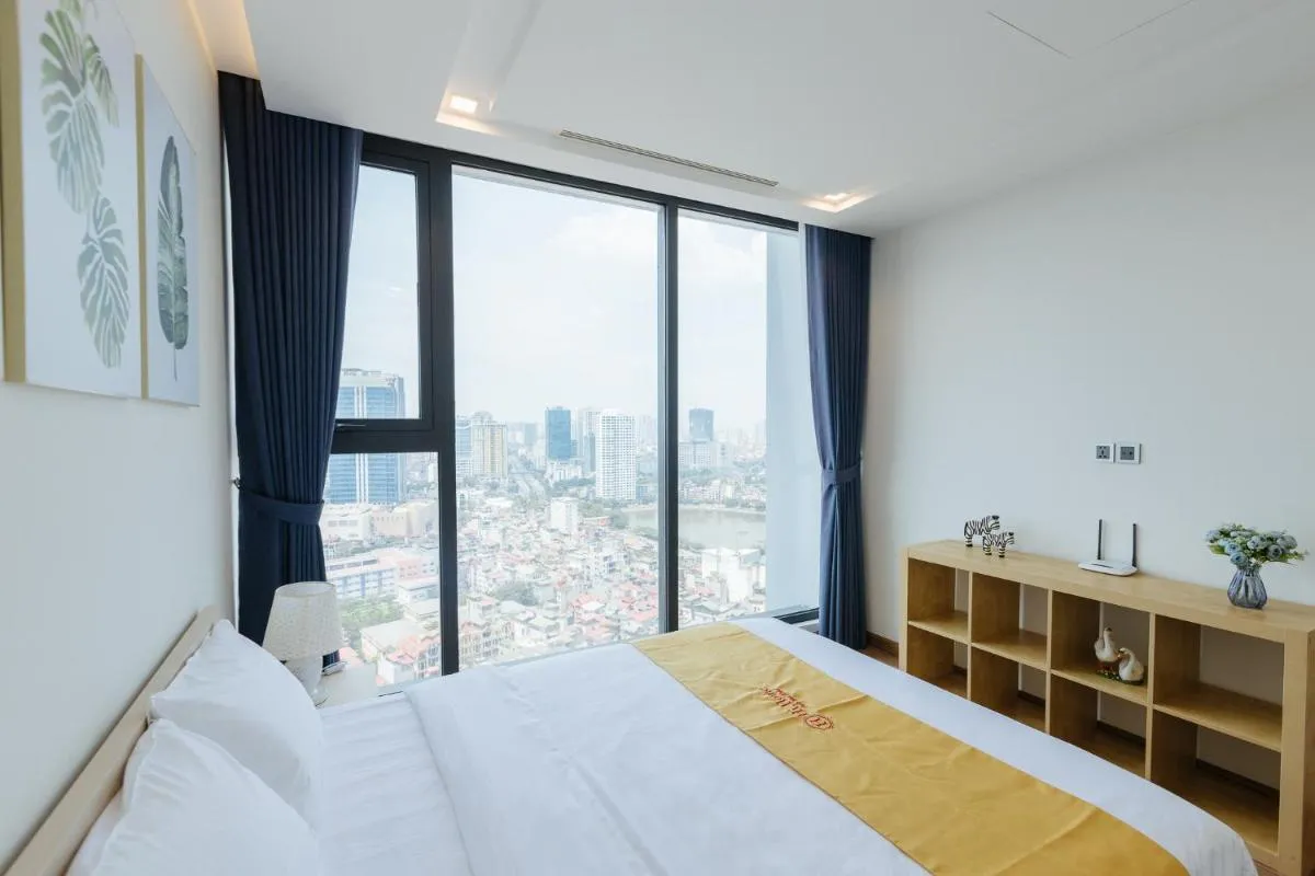 Image 1 of Royal Serviced apartment Vinhomes Metropolis