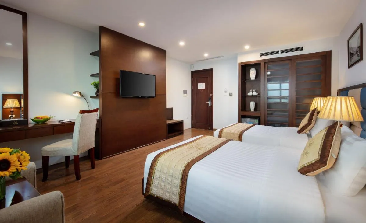 Image 5 of Skylark Hotel