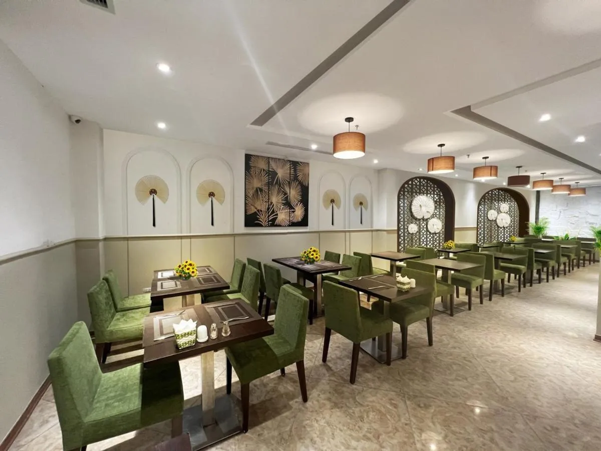Image 4 of Skylark Hotel