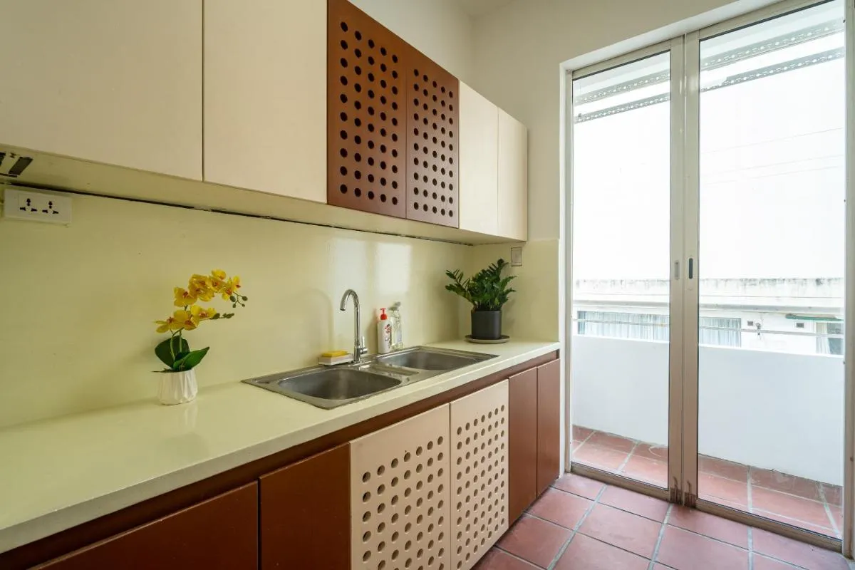 Image 2 of Spacious 2BR w/ 2 bathrooms & elevator @ downtown