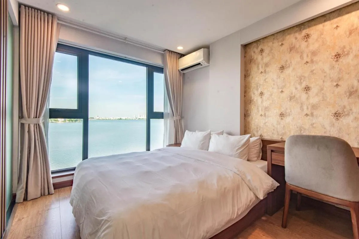 Image 4 of Sunny Moon West Lake Apartment