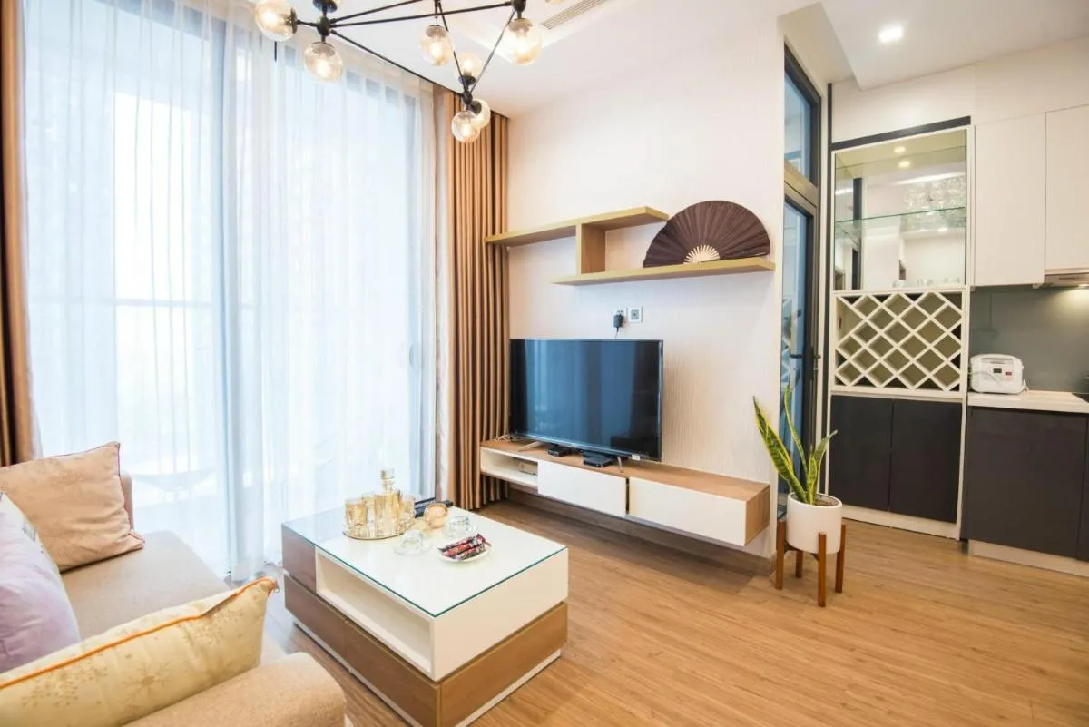 Image 2 of Sunny Vinhome Metropolis Apartment