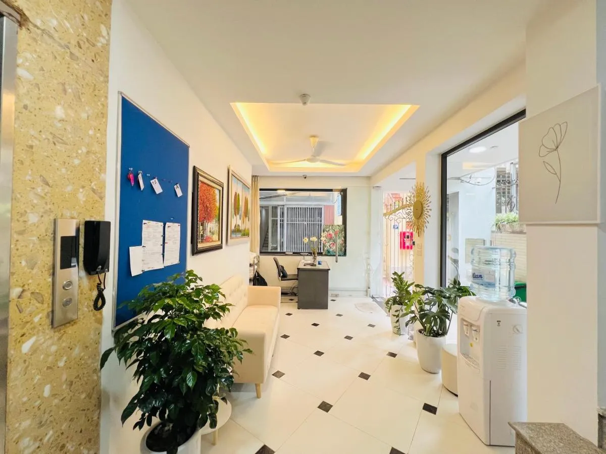 Image 4 of T98 WESTLAKE HOME 02 – Tay ho Center Garden View Studio!