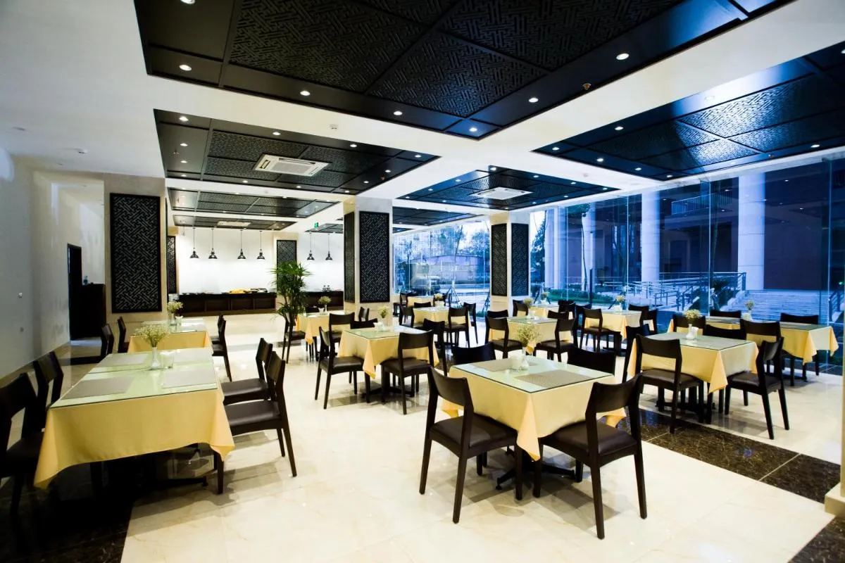 Image 4 of Top Hotel