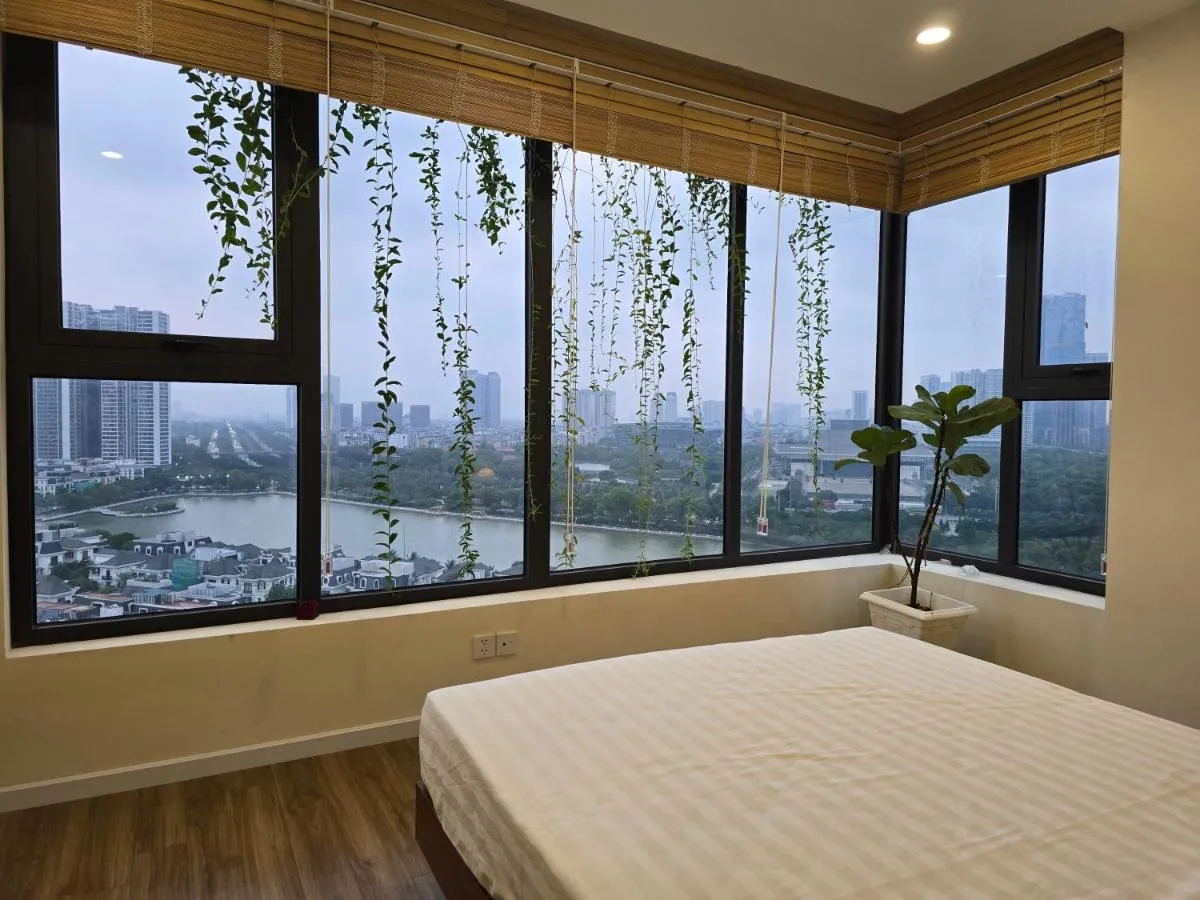 Image 1 of Trinity – 3 BR Lakeview Apartment – entire property