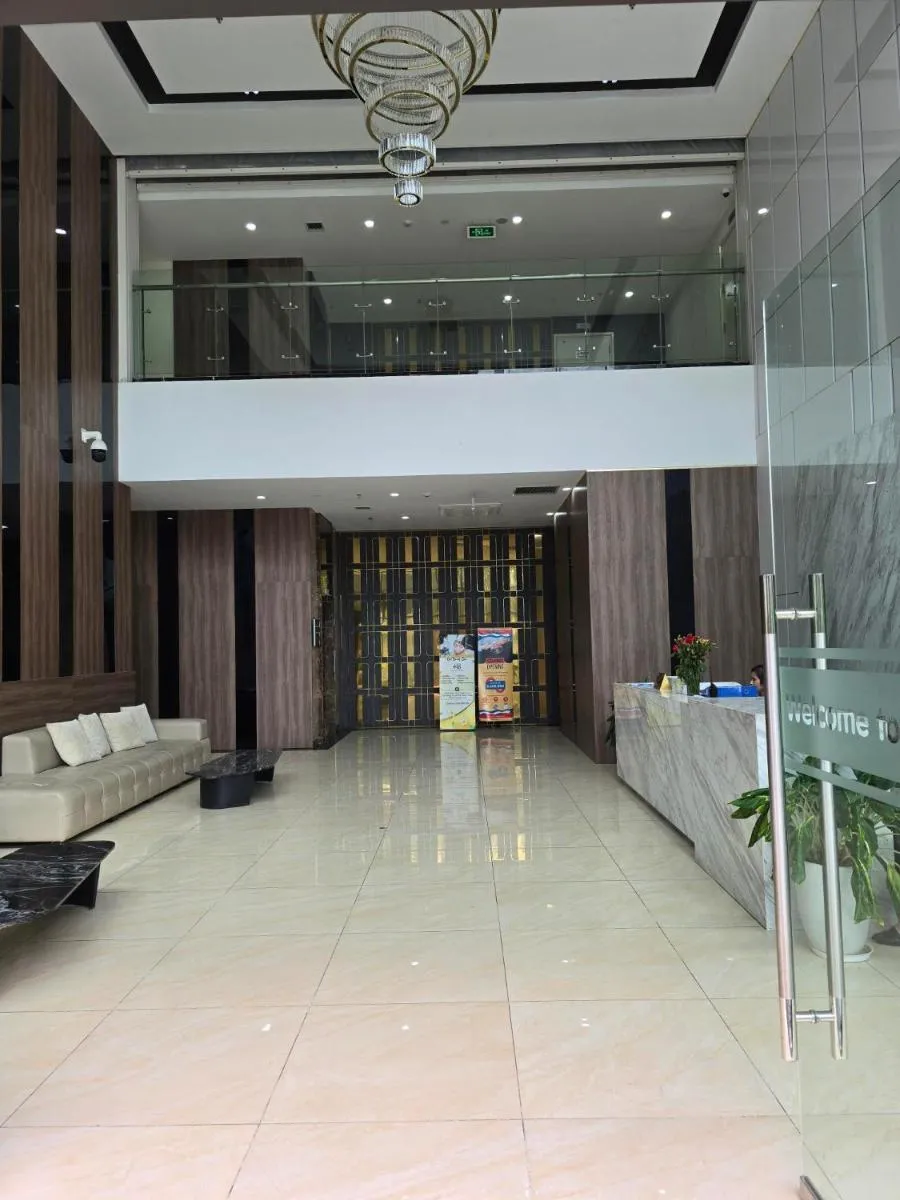 Image 6 of Trinity – 3 BR Lakeview Apartment – entire property