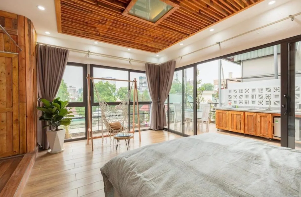 Image 1 of Tropical Theme studio – Centrally Located – City view