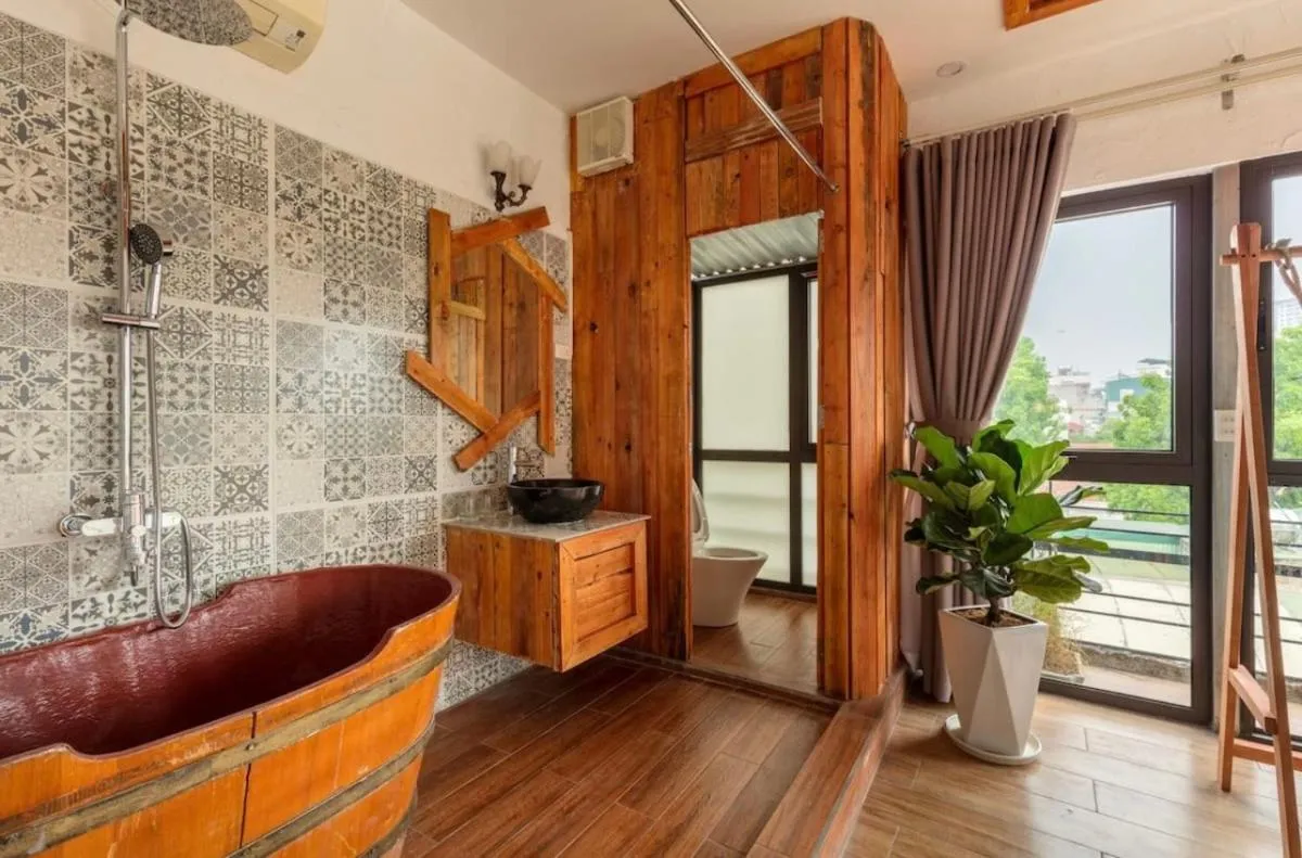 Image 2 of Tropical Theme studio – Centrally Located – City view