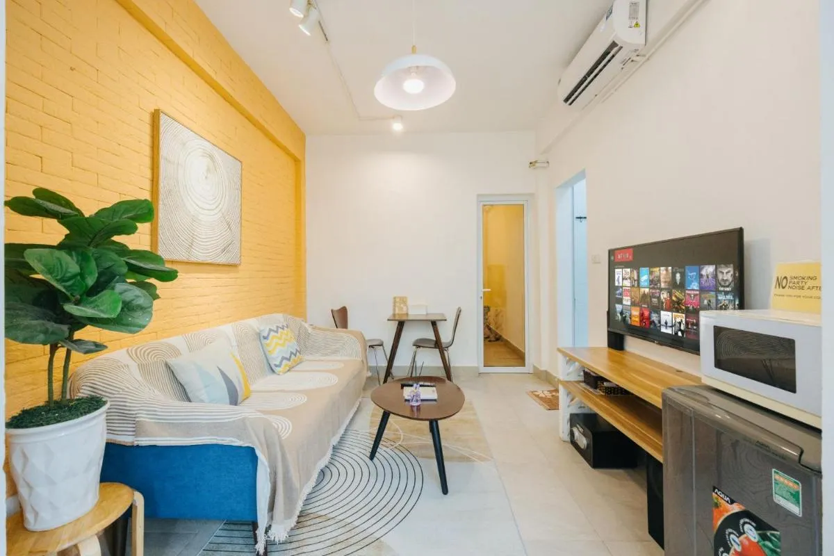 Image 3 of Unique Train street / Old Quarter View Apartment