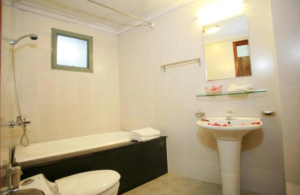 Image 2 of Urban Alley Hotel