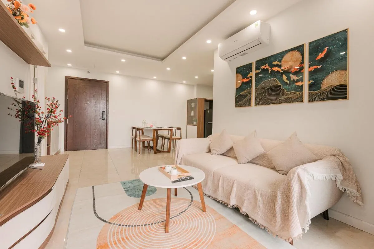 Image 5 of Vinhomes D’Capitale 2-bedroom Apartment with Bath tub and Lake View