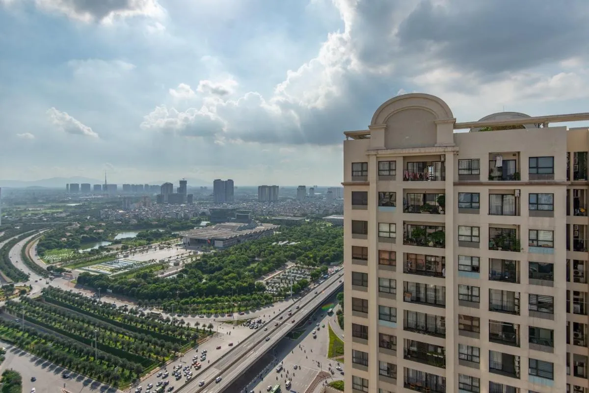 Image 6 of Vinhomes D’Capitale Studio Apartment with Sunset view