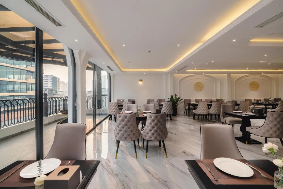 Image 3 of 22 Land Hotel