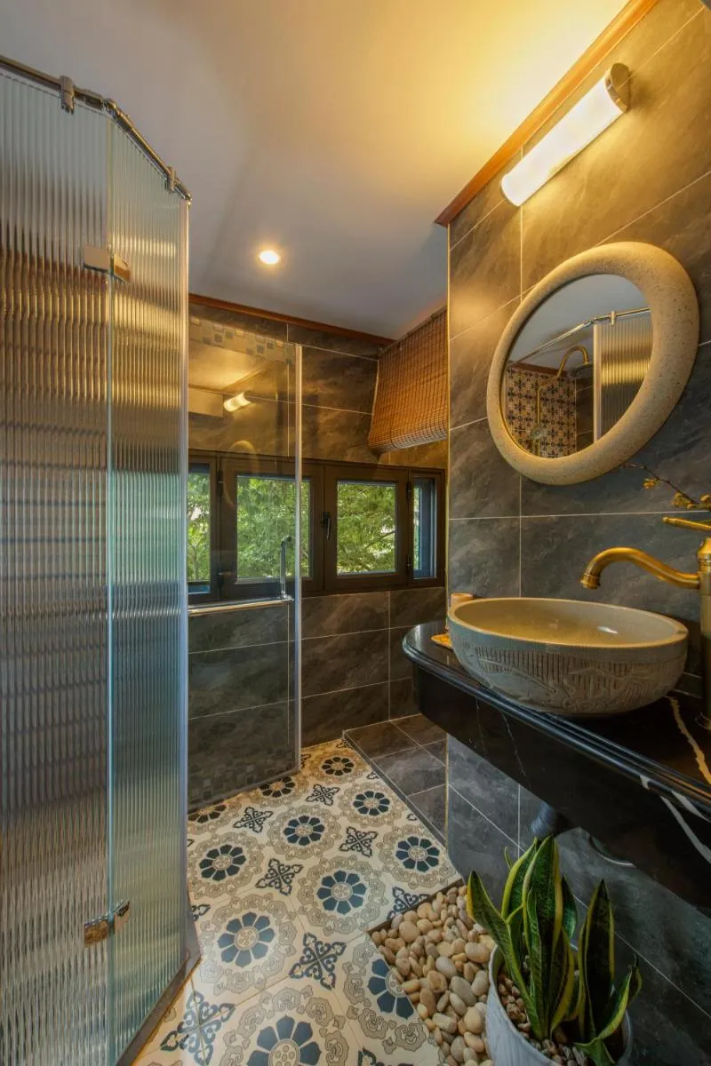Image 3 of Amazing View, Natural View, 3′ To Hoan Kiem Lake, Free Wifi, Netflix, 2 Beds, 1 Toilet-2 Showers