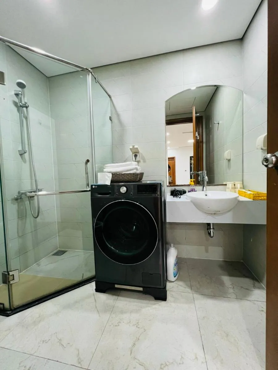Image 3 of *BOM HOMES*- Vinhomes Royal City-Cozy Apartment