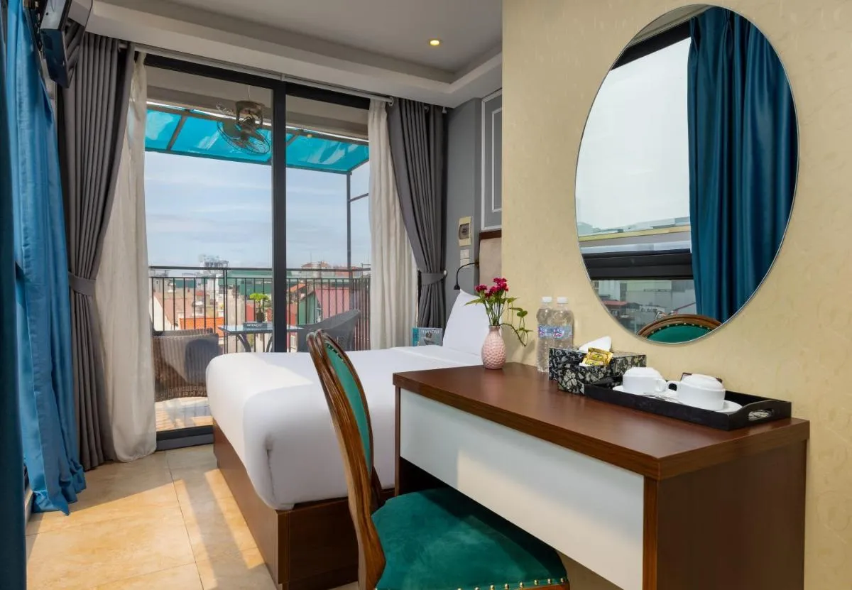 Image 2 of Bella Rosa Hotel & Travel