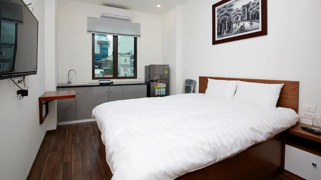 Image of CL# Stylist Studio Apt* Kitchen/Wash*Cat Linh Station