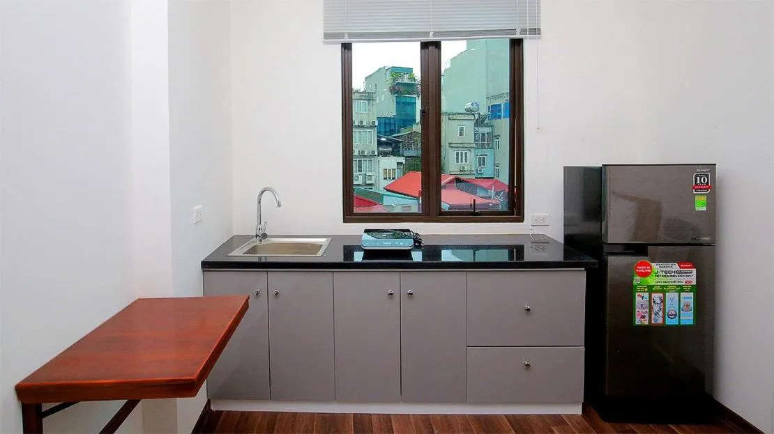 Image 2 of CL# Stylist Studio Apt* Kitchen/Wash*Cat Linh Station