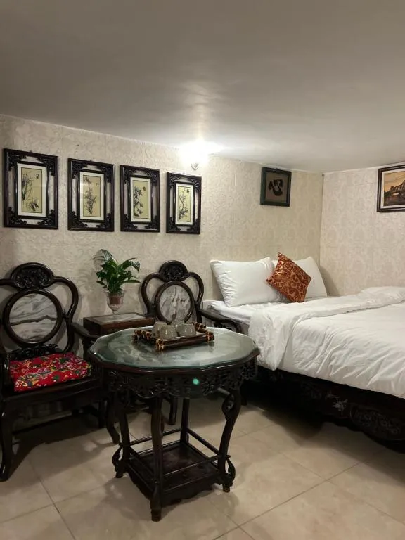 Image of Charm Home 3