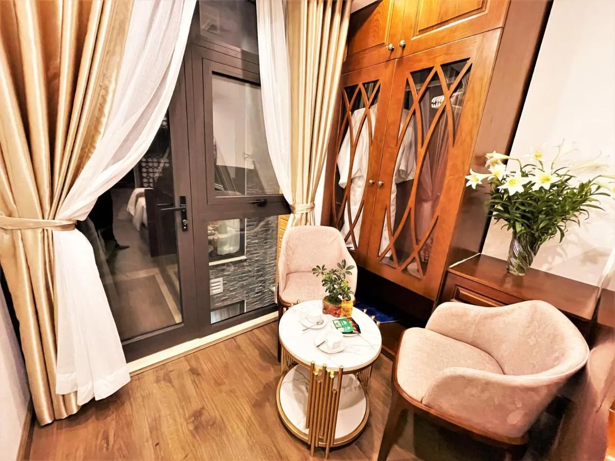 Image 3 of DE LA SOIE Hotel & Travel