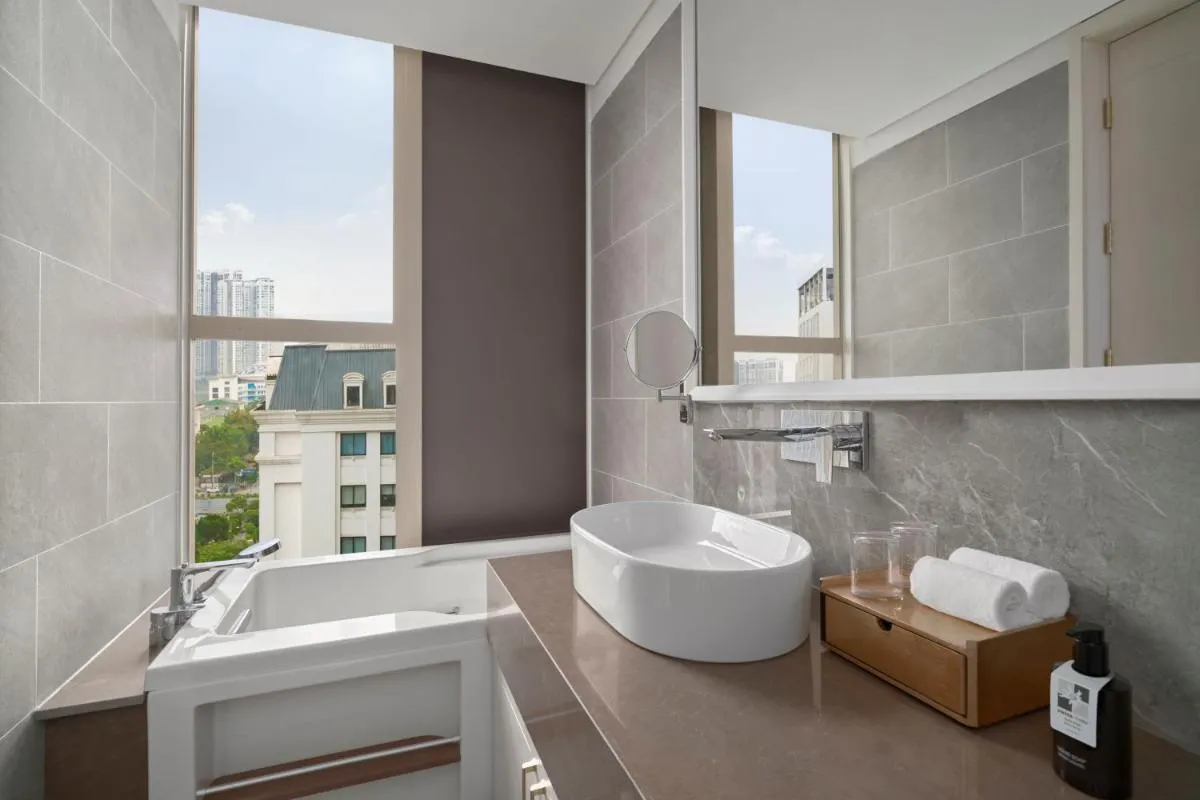 Image 2 of Epic Tower Swiss-Belresidences Hanoi