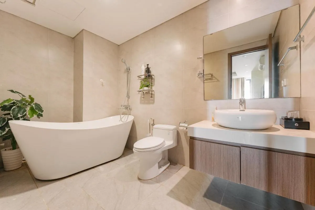 Image 2 of H-Vista Suites – Hongkong Tower