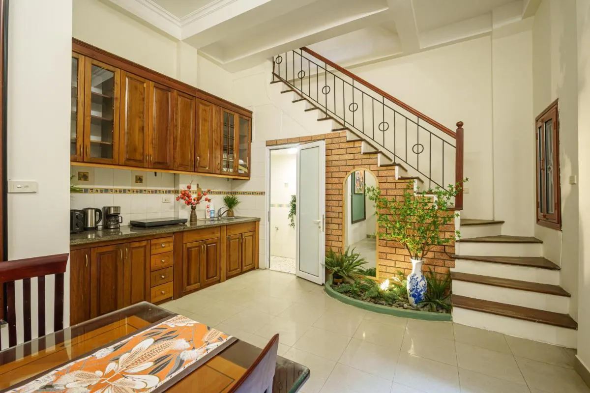 Image 3 of House of Comfort – 3 BR & 3 baths – 1′ to Hoan Kiem Lake & Old Quarter