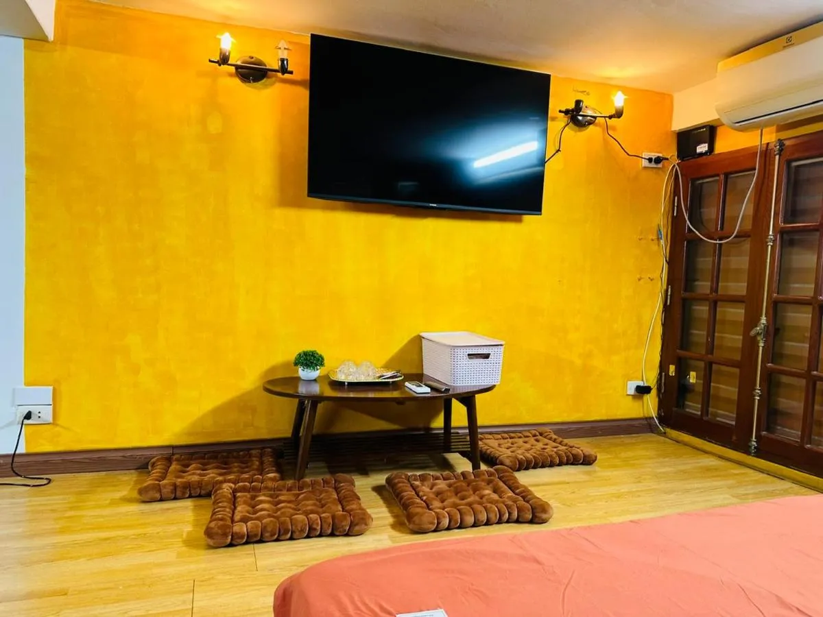Image 2 of Kolor Red Home,Bungalow Old Quarter,4 paxs,3 mins to Hoan Kiem Lake