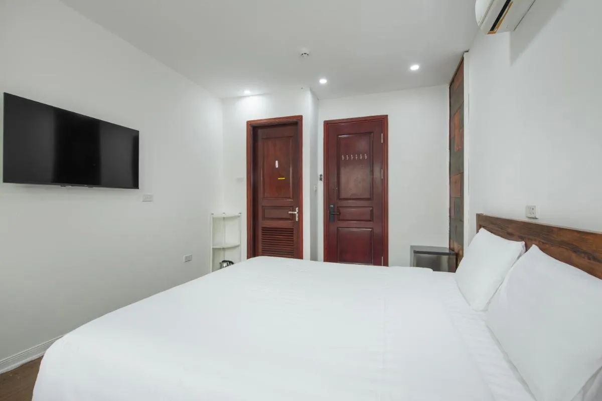 Image 4 of Lakeside House Hanoi