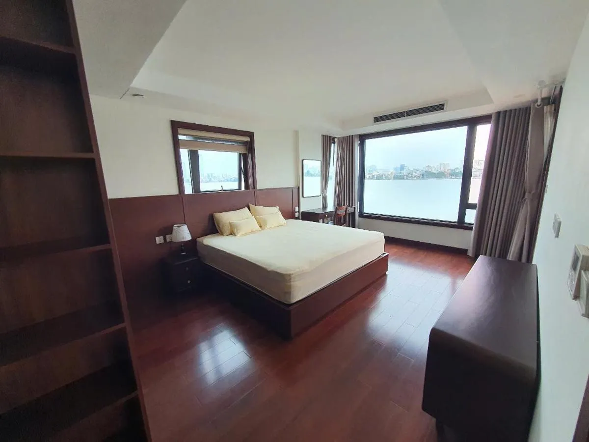 Image 2 of Lakeside Retreat – Tay Ho
