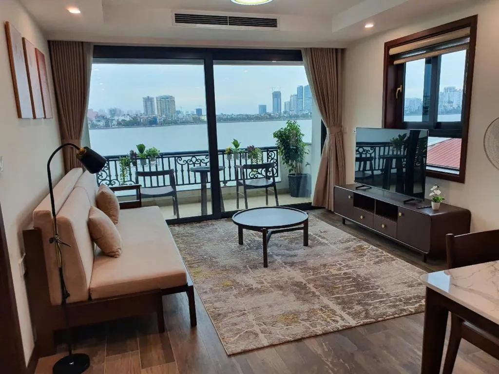 Image of Lakeside Retreat – Tay Ho