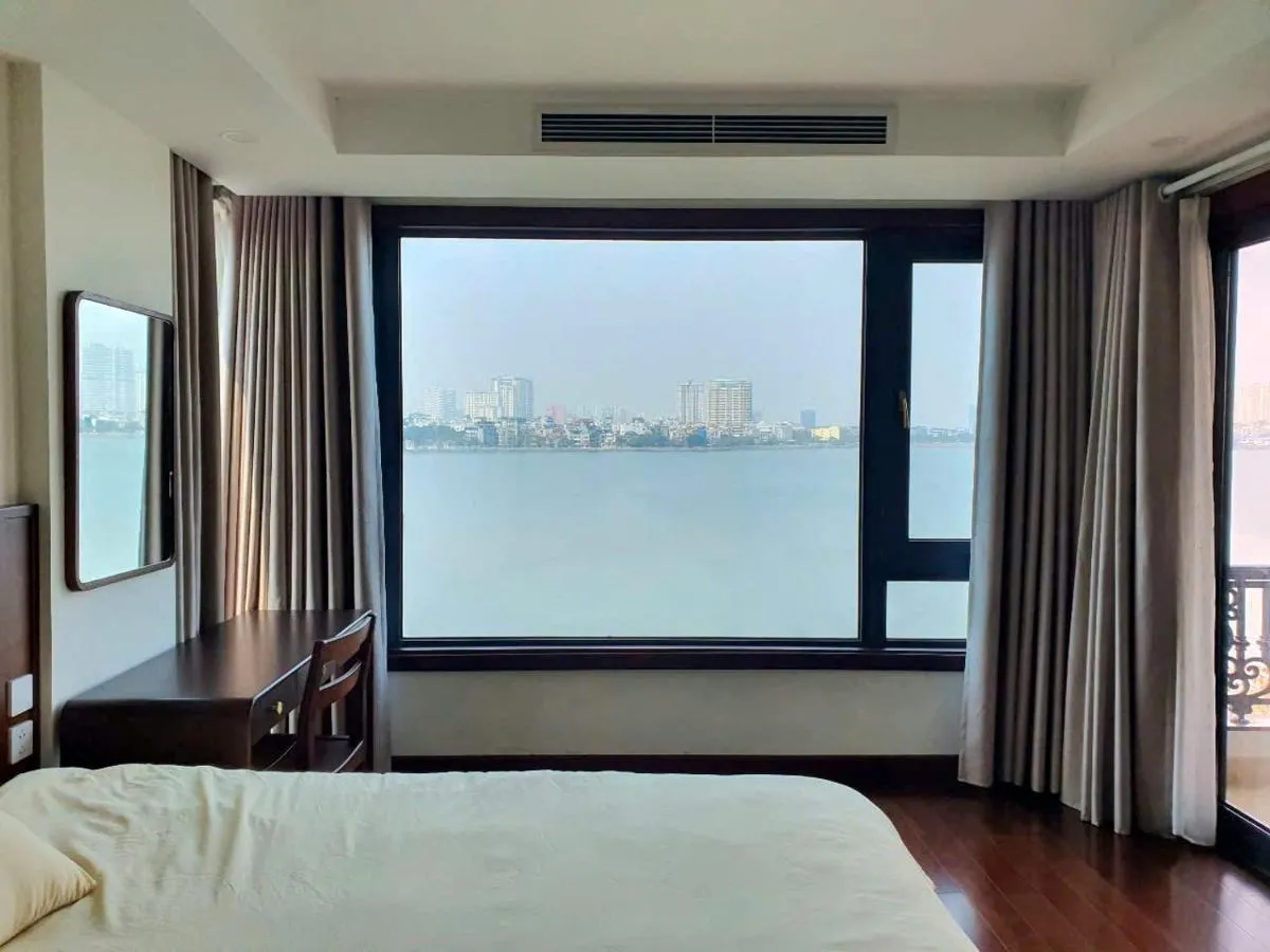 Image 3 of Lakeside Retreat – Tay Ho