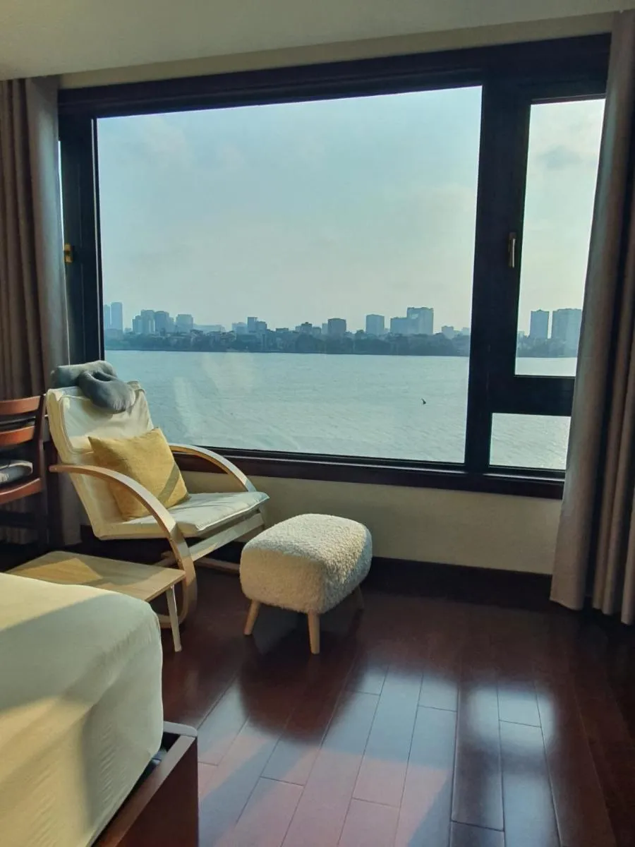 Image 4 of Lakeside Retreat – Tay Ho