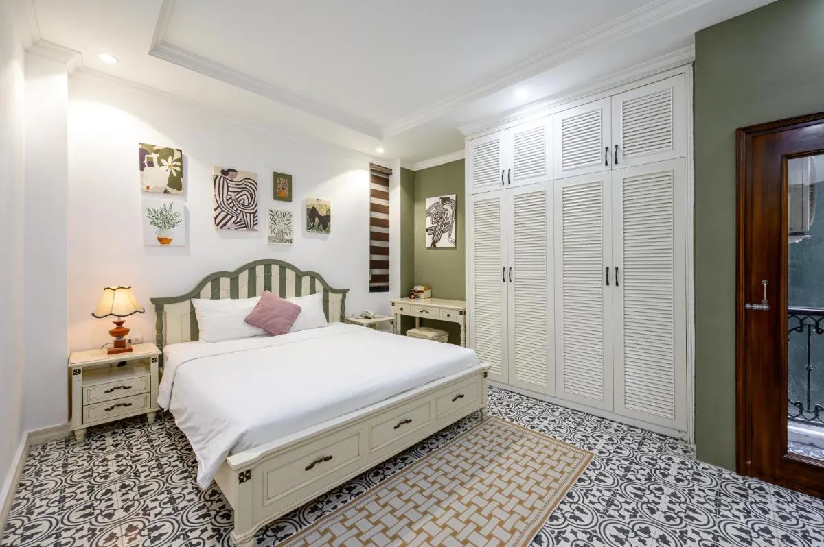 Image 2 of Luxe Paradise Suites Dich Vong Hau