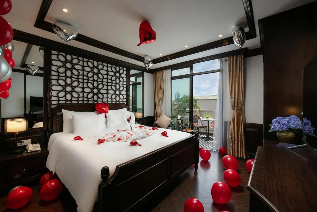 Image 3 of MAY DE VILLE Crown Hotel